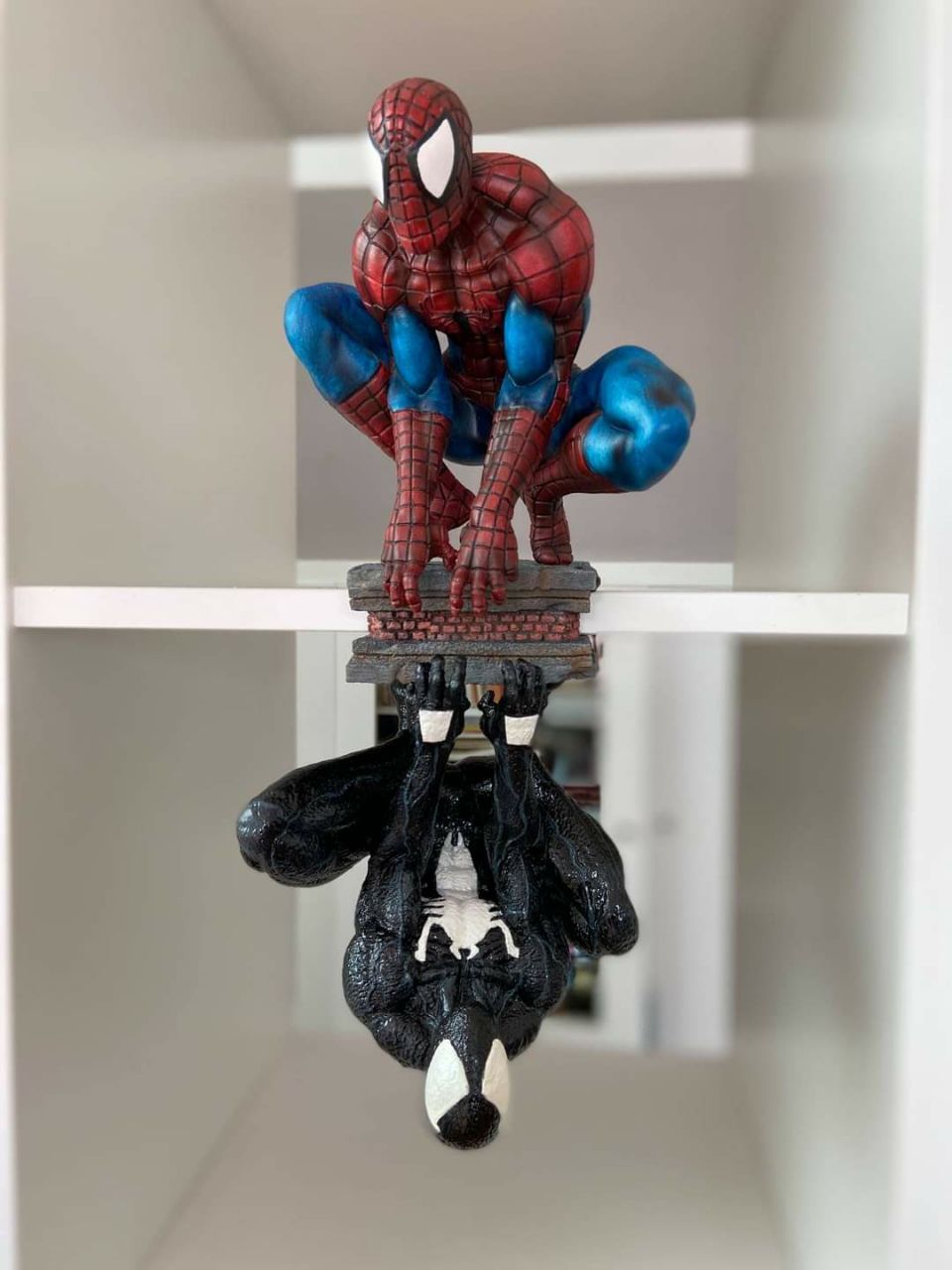 photo_4911201911231850740_y.jpg Spiderman classic suit 3d printing stl files - Image 1